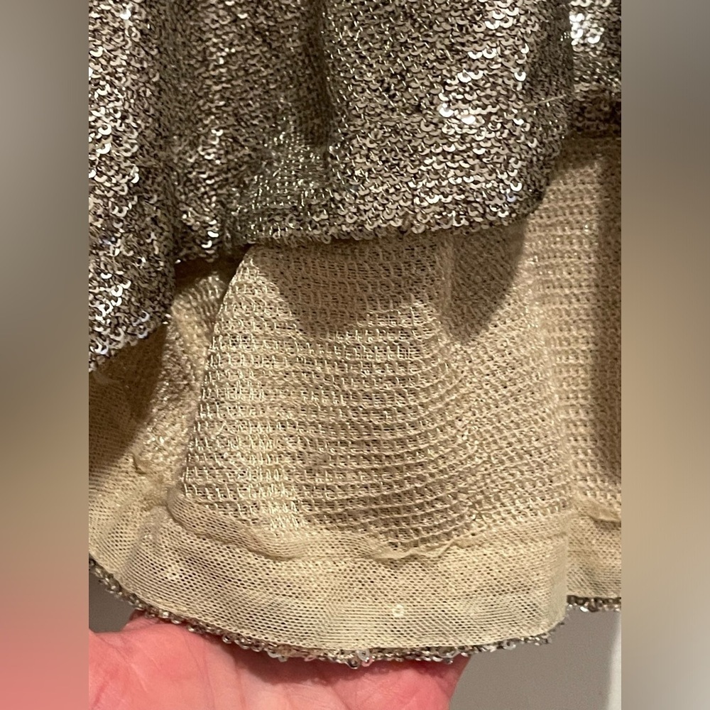 FREE PEOPLE Champagne Dreams Sequins Glam Tee $128 MEDIUM Neutral Cropped EUC - Picture 7 of 12